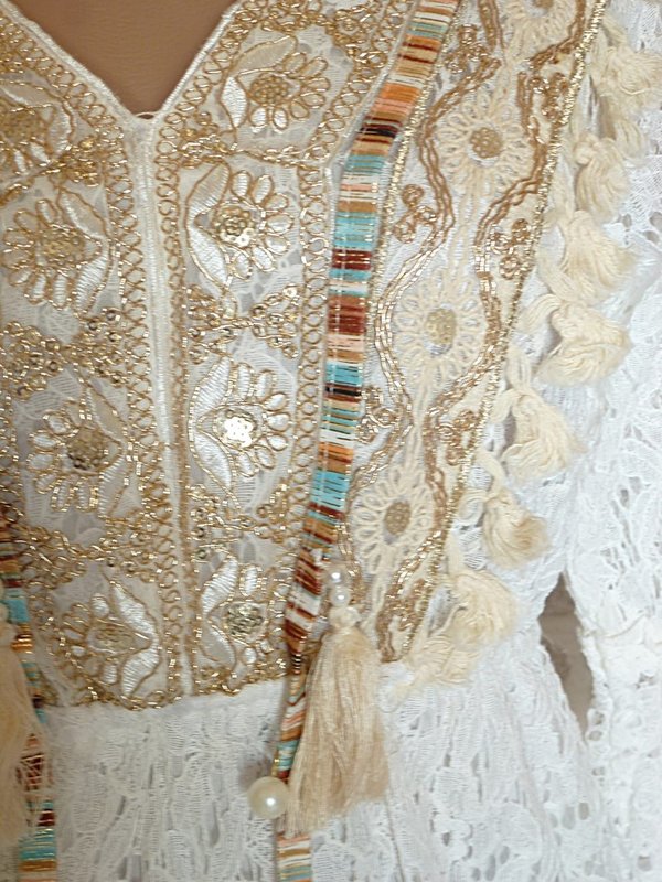 36 38 Träumchen Kleid Vokuhila Pailletten Quasten off white hinten lang Spitze