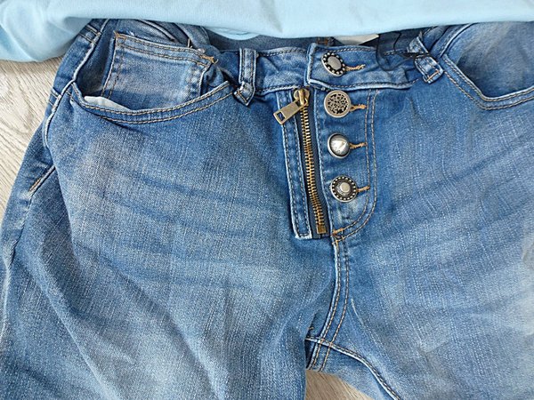 S M L XL schöne Jeans tolle Zierknöpfe und Zipper neue Kollektion
