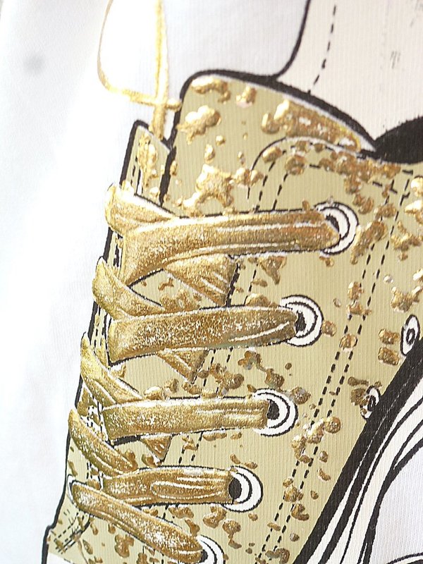36 38 40 schönes Shirt V- Neck ausgefranst gold Sneaker weiss