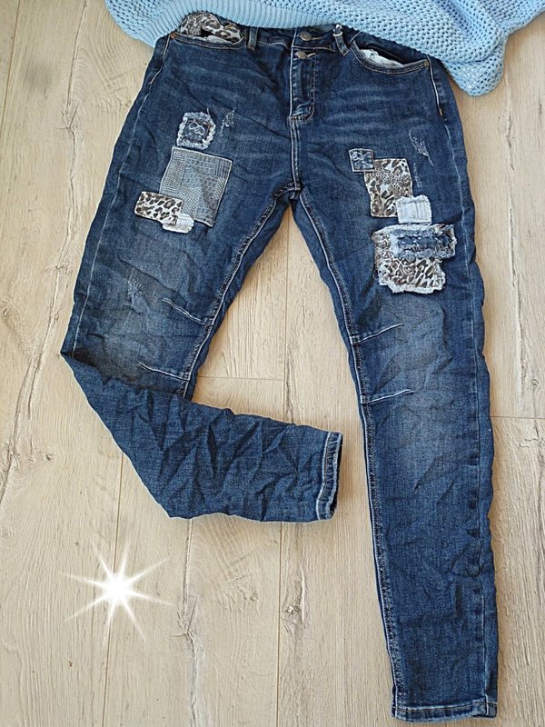XS S M  L Xl schöne Jeans mit Leo Patches  neue Kollektion dunkle Waschung