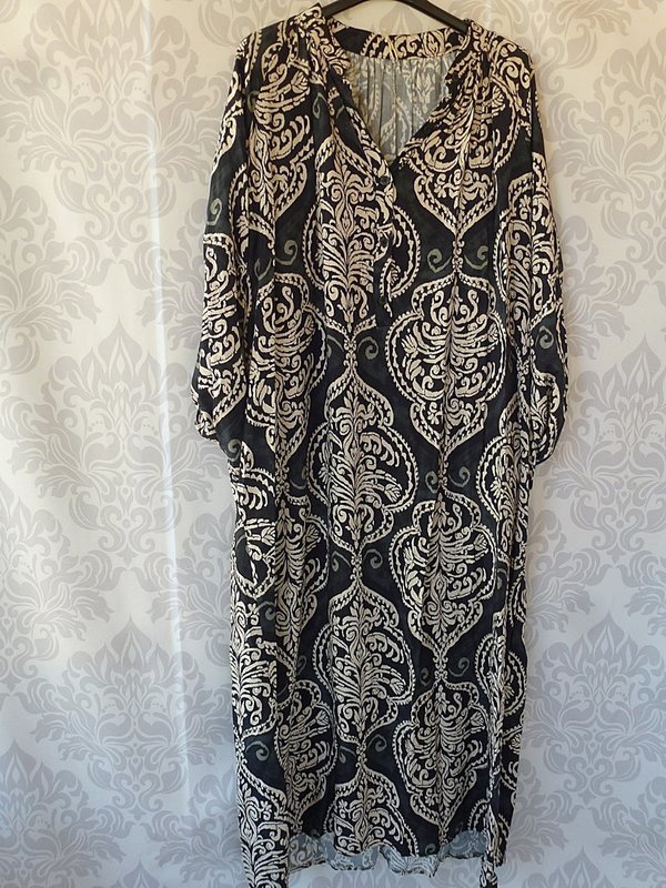 42/44 44 46 48 oversize Hängerchen Maxikleid Kleid Muster mit Taschen Knöpfe